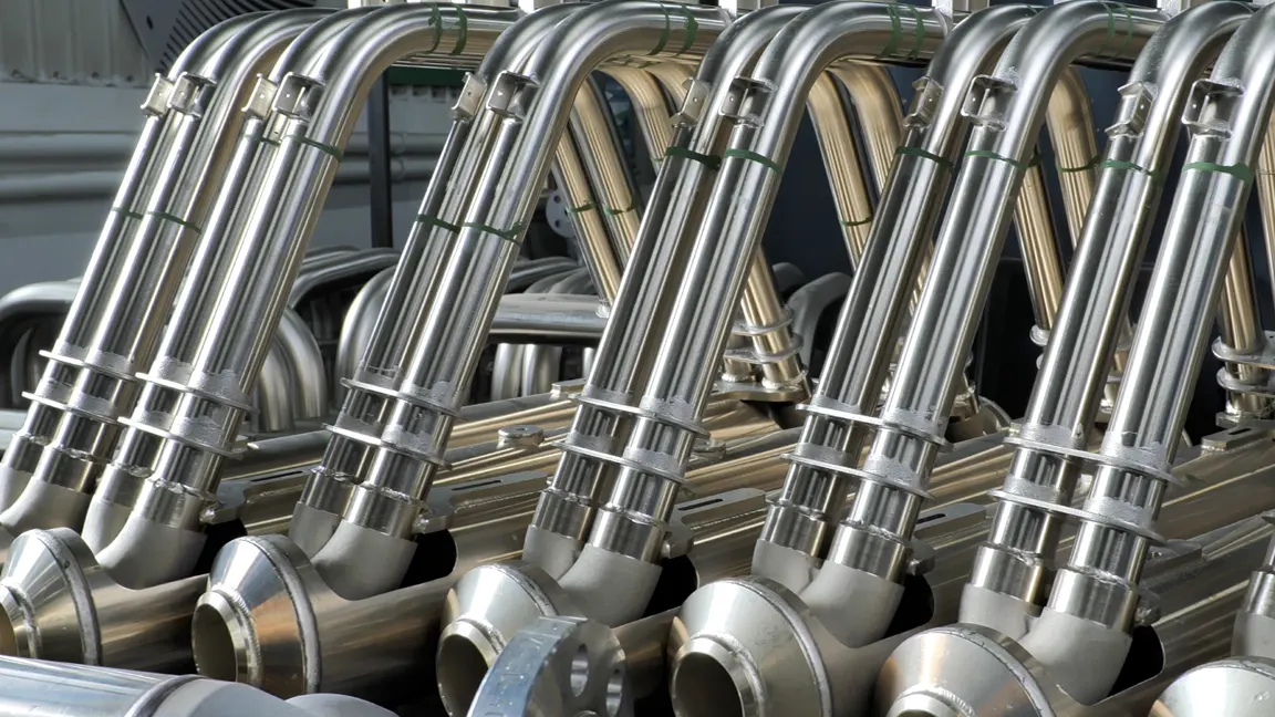 Кориолисовый расходомер на этапе производства Кориолисовый расходомер на этапе производства