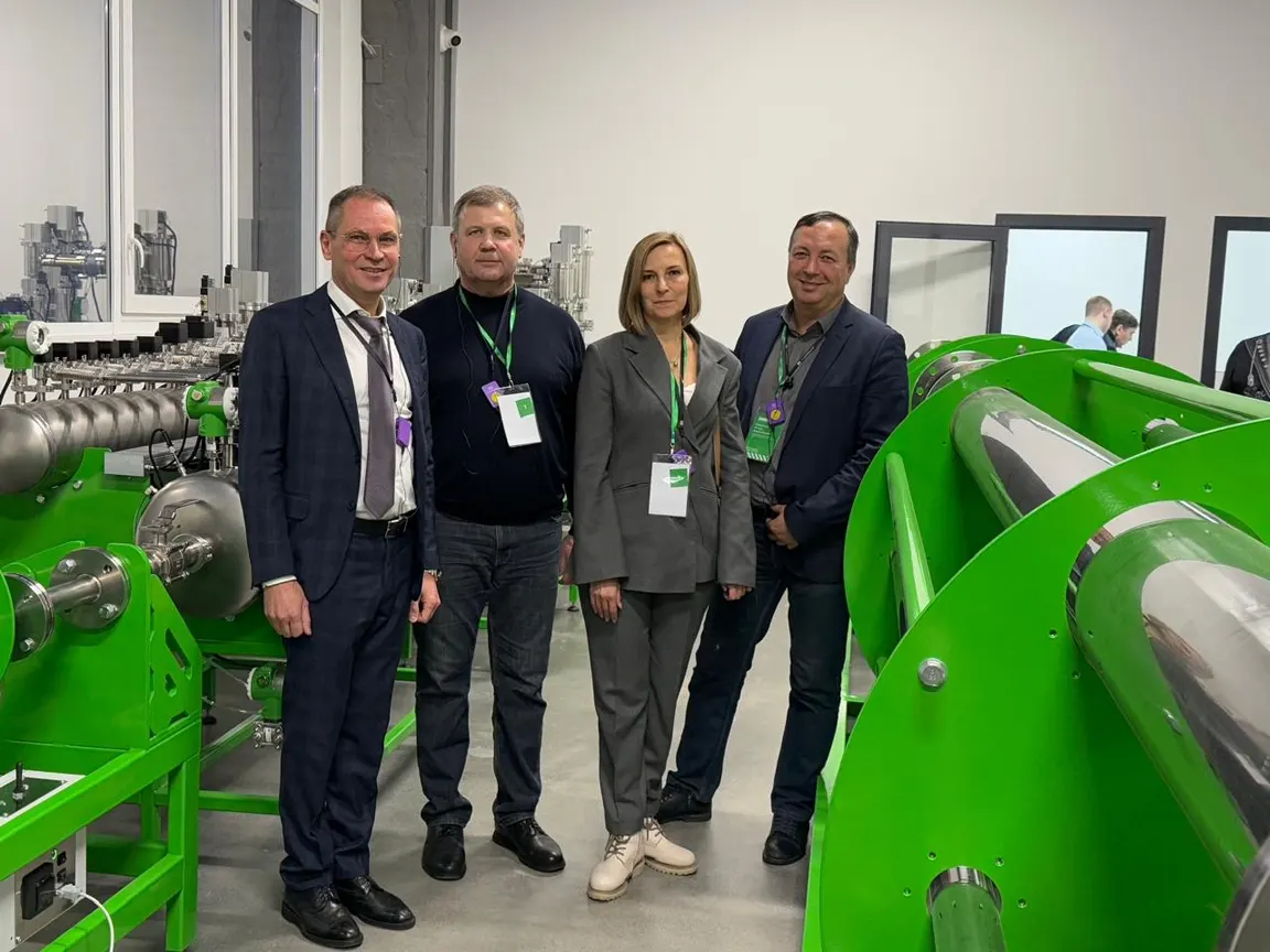 Принимающая сторона и участники конфкркнции Принимающая сторона и участники конфкркнции