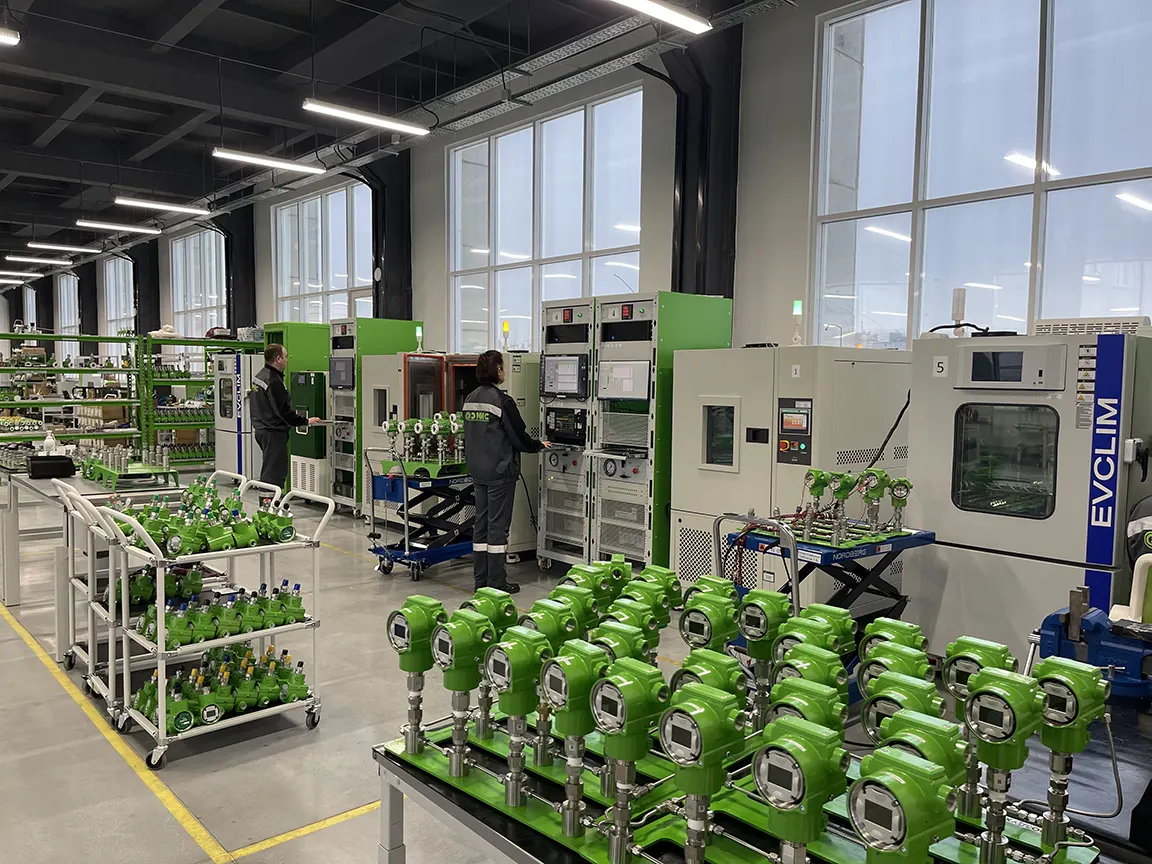 Испытательная база на участке датчиков давления Испытательная база на участке датчиков давления