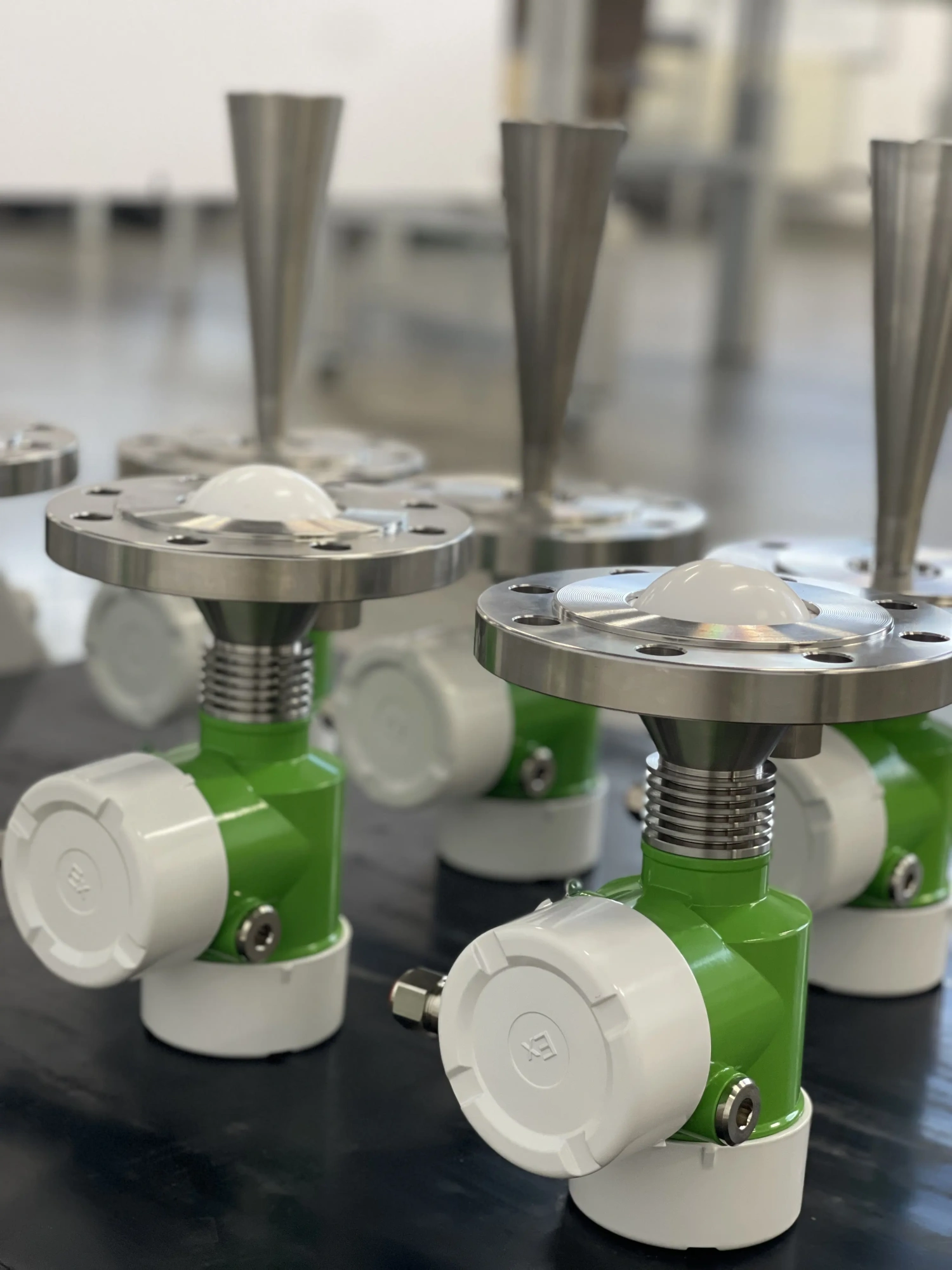 Уровнемеры радарные ЭМИС-ПУЛЬС 530 Уровнемеры радарные ЭМИС-ПУЛЬС 530